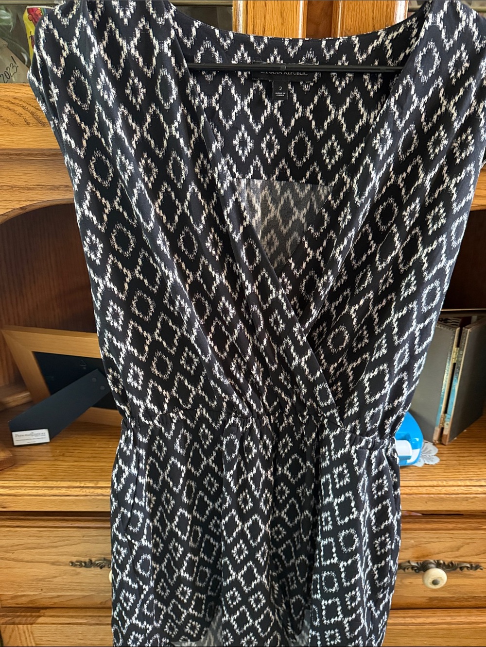 Banana Republic Black and White Geometric Romper size 2 EUC